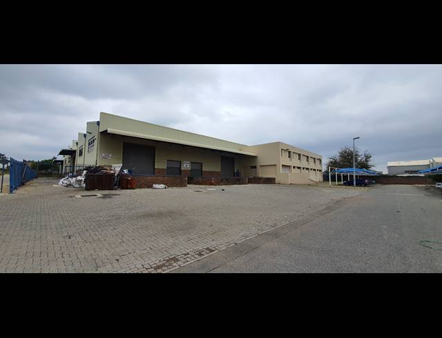 4,616M² WAREHOUSE TO LET IN CLAYVILLE